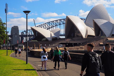 Quay People: Sydney Harbour Walking Tour With Coffee - Accommodation QLD 3