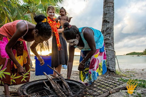 Gay-Wu Woman\'s 5 Day Yolngu Homeland Tour - Accommodation QLD 7