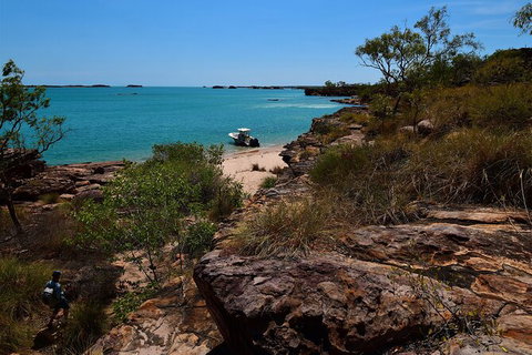 Groote Eylandt Tour: Hanging Rock Cave Paintings - Accommodation QLD 5