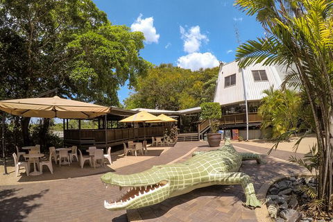 Adelaide River Queen Cruise Shuttle Bus - Accommodation QLD 1