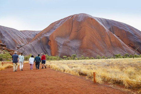 Explore Uluru: 7 Hours Guide Tour At Sunrise With Light Breakfast - Accommodation QLD 5