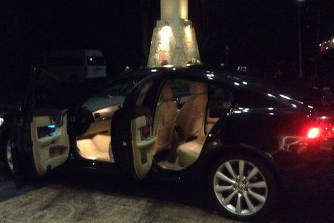 Jaguar Limousine Transfer Cairns Airport To City Or Return - Accommodation QLD 0