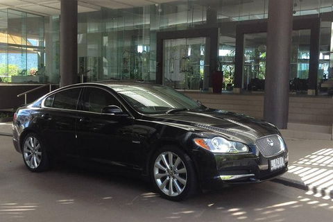 Jaguar Limousine Transfer Cairns Airport To Palm Cove - Accommodation QLD 4