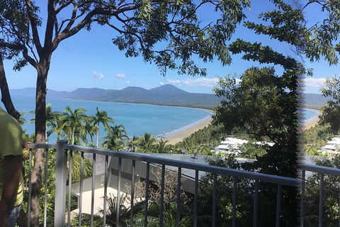 IMAX Private Transfer 7 Guests Cairns Airport To Hotels In Port Douglas - Accommodation QLD 4
