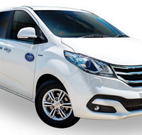 Luxury Van Private Transfer Cairns Airport -Trinity Beach.
