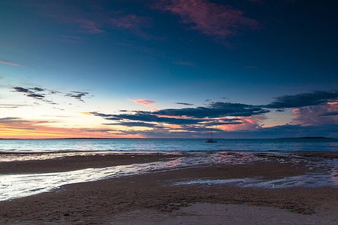 Bareboat Hire - Cattitude 7 Nights - Accommodation QLD 1