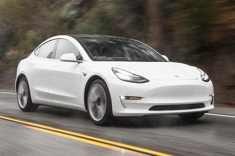 Adelaide Airport Departure Transfer In A Tesla Model3 EV - Accommodation QLD 1