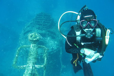 PADI Open Water Course - Accommodation QLD 0
