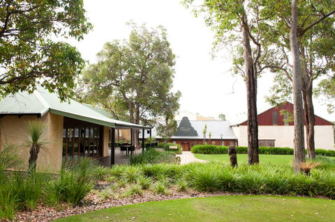 Clairault & Streicker Wines - Accommodation QLD 0
