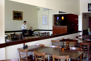 Dan Hung - Accommodation QLD 0