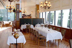 Delvaux - Accommodation QLD 0