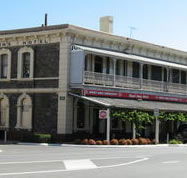 Royal Arms Hotel - Accommodation QLD
