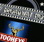 Off Broadway Hotel - Accommodation QLD