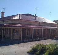 Old Bush Inn - Accommodation QLD