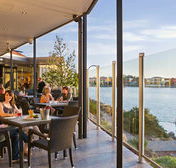 Lakes Resort Hotel - Accommodation QLD