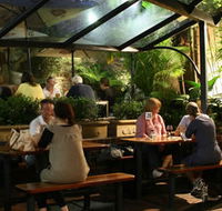 Dicks Hotel - Accommodation QLD