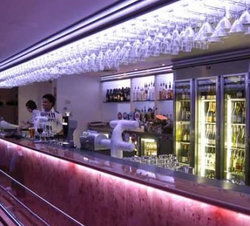 Helm Bar - Accommodation QLD 1