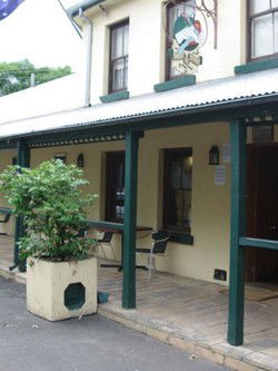 Bird In Hand Inn - Accommodation QLD 1