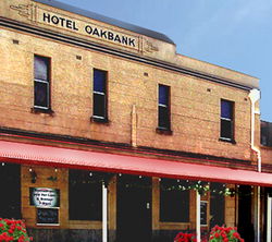 Oakbank Hotel - Accommodation QLD 2