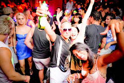 Moulin Rouge Downunder - Accommodation QLD 2