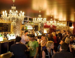 The Fringe Bar - Accommodation QLD 1