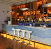 Pontoon Bar - Accommodation QLD