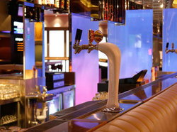 Vegas Hotel - Accommodation QLD 2