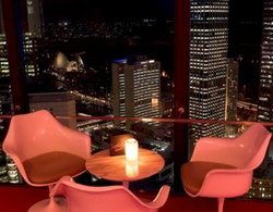 Summit - Orbit Lounge Bar - Accommodation QLD 2