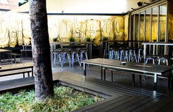 Shelbourne Hotel - Accommodation QLD 1