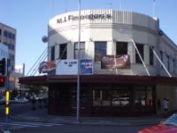 MJ Finnegans Irish Pub - Accommodation QLD 2