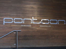 Pontoon Bar - Accommodation QLD 1