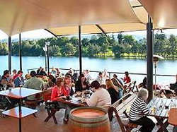 Regatta Bar - Log Cabin - Accommodation QLD 3