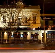 Crown and Sceptre Hotel - Accommodation QLD