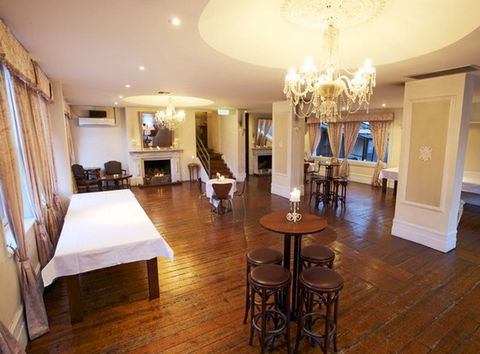 Provincial Hotel - Accommodation QLD 3