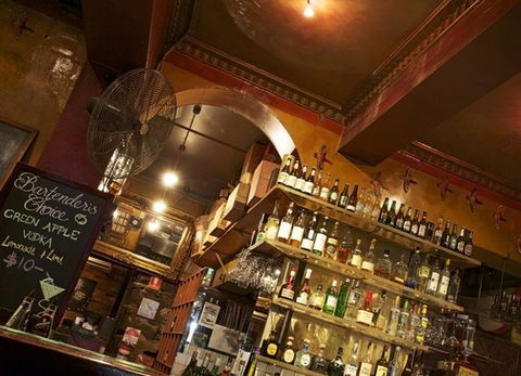 Provincial Hotel - Accommodation QLD 4