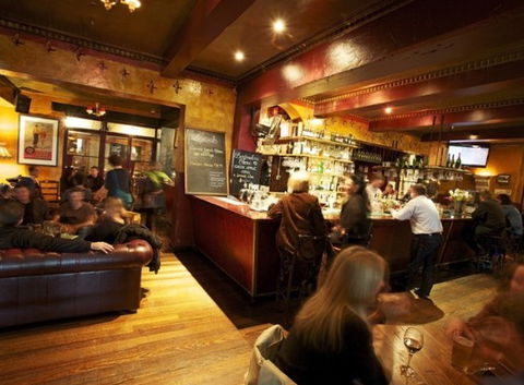 Provincial Hotel - Accommodation QLD 5