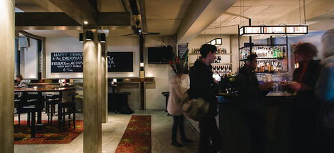 Public House - Accommodation QLD 2