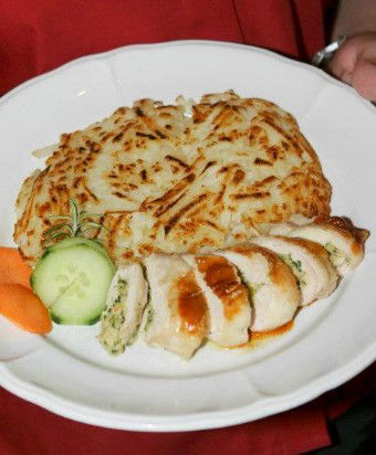 Des Alpes Swiss Restaurant - Accommodation QLD 4