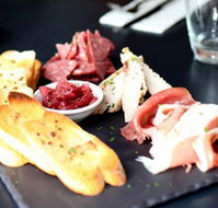 Watt Modern Dining - Accommodation QLD