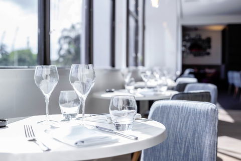 MRepublic Restaurant, Bar And Lounge - Accommodation QLD 7