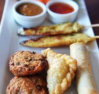 Mons Ban Sabai Thai Restaurant - Accommodation QLD