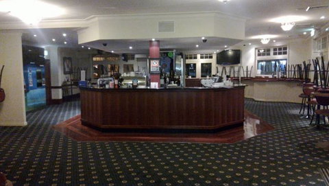 Formby Hotel - Accommodation QLD 2