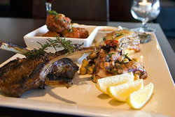 The Lounge Hotel - Accommodation QLD 0