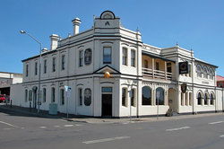 Alexander Hotel - Accommodation QLD 0