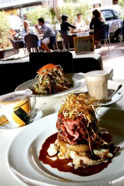 Creme Lounge - Accommodation QLD 0