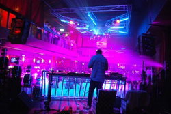 Amplifier Capitol - Accommodation QLD 1