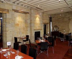 Customs House Waterfront Hotel - Accommodation QLD 1