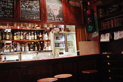 Victoria Tavern - Accommodation QLD 1