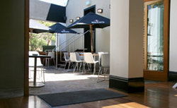 The Dolphin Hotel - Accommodation QLD 2