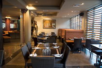 Monsoons Restaurant And Party Bar - Accommodation QLD 2